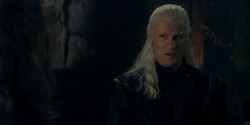 HouseOfTheDragon_3x02-QueensLanding_02107