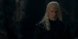 HouseOfTheDragon_3x02-QueensLanding_02110