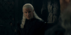 HouseOfTheDragon_3x02-QueensLanding_02119