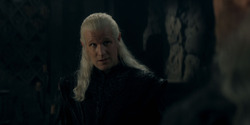 HouseOfTheDragon_3x02-QueensLanding_02120