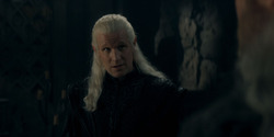 HouseOfTheDragon_3x02-QueensLanding_02121