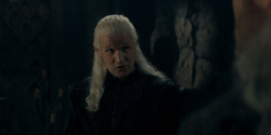 HouseOfTheDragon_3x02-QueensLanding_02122