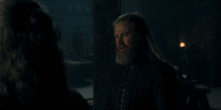 HouseOfTheDragon_3x02-QueensLanding_02130