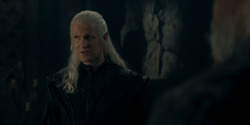 HouseOfTheDragon_3x02-QueensLanding_02138