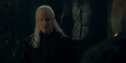 HouseOfTheDragon_3x02-QueensLanding_02146