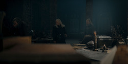 HouseOfTheDragon_3x02-QueensLanding_02175