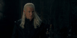 HouseOfTheDragon_3x02-QueensLanding_02195