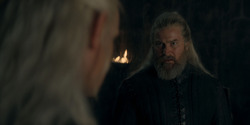 HouseOfTheDragon_3x02-QueensLanding_02205