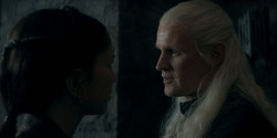 HouseOfTheDragon_3x02-QueensLanding_02303