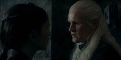 HouseOfTheDragon_3x02-QueensLanding_02304