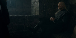 HouseOfTheDragon_3x02-QueensLanding_02350
