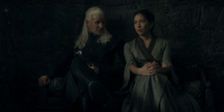 HouseOfTheDragon_3x02-QueensLanding_02430