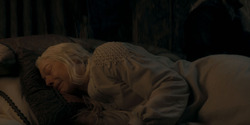 HouseOfTheDragon_3x02-QueensLanding_02703