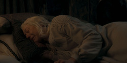 HouseOfTheDragon_3x02-QueensLanding_02705