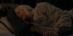 HouseOfTheDragon_3x02-QueensLanding_02714