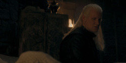 HouseOfTheDragon_3x02-QueensLanding_02727