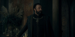 HouseOfTheDragon_3x02-QueensLanding_03048