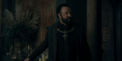 HouseOfTheDragon_3x02-QueensLanding_03053