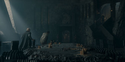 HouseOfTheDragon_3x02-QueensLanding_03127