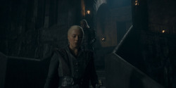 HouseOfTheDragon_3x02-QueensLanding_03132