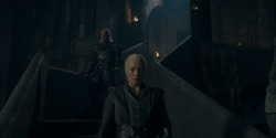HouseOfTheDragon_3x02-QueensLanding_03135
