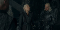 HouseOfTheDragon_3x02-QueensLanding_03156
