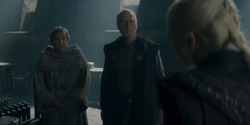 HouseOfTheDragon_3x02-QueensLanding_03160