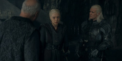 HouseOfTheDragon_3x02-QueensLanding_03194