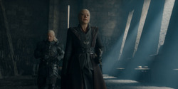 HouseOfTheDragon_3x02-QueensLanding_03206
