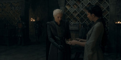HouseOfTheDragon_3x02-QueensLanding_03227