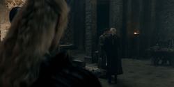 HouseOfTheDragon_3x02-QueensLanding_03232