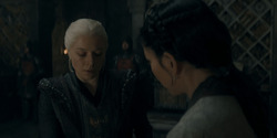 HouseOfTheDragon_3x02-QueensLanding_03242