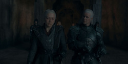 HouseOfTheDragon_3x02-QueensLanding_03284