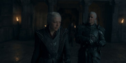 HouseOfTheDragon_3x02-QueensLanding_03291