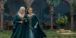 HouseOfTheDragon_3x02-QueensLanding_03486