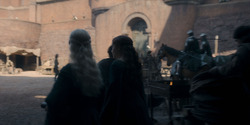 HouseOfTheDragon_3x02-QueensLanding_03506