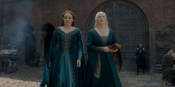 HouseOfTheDragon_3x02-QueensLanding_03515