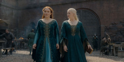 HouseOfTheDragon_3x02-QueensLanding_03518