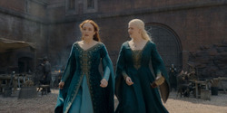 HouseOfTheDragon_3x02-QueensLanding_03520