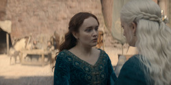 HouseOfTheDragon_3x02-QueensLanding_03528