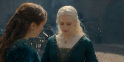 HouseOfTheDragon_3x02-QueensLanding_03559