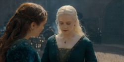 HouseOfTheDragon_3x02-QueensLanding_03560