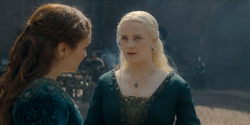 HouseOfTheDragon_3x02-QueensLanding_03566