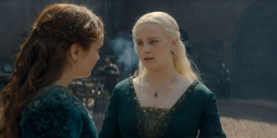 HouseOfTheDragon_3x02-QueensLanding_03568