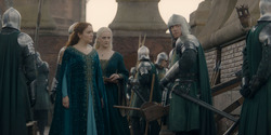 HouseOfTheDragon_3x02-QueensLanding_03596