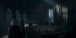 HouseOfTheDragon_3x02-QueensLanding_04015