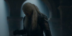 HouseOfTheDragon_3x02-QueensLanding_04135