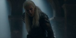 HouseOfTheDragon_3x02-QueensLanding_04137