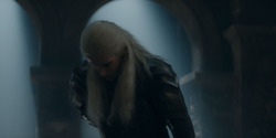 HouseOfTheDragon_3x02-QueensLanding_04141