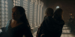 HouseOfTheDragon_3x02-QueensLanding_04270